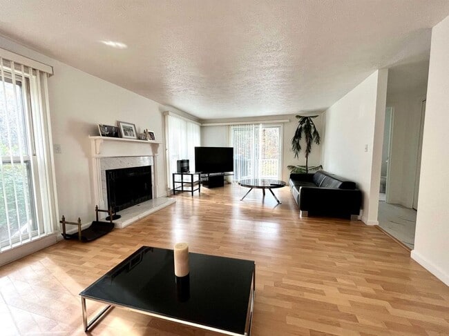 Photo - 22 River Bend Cir