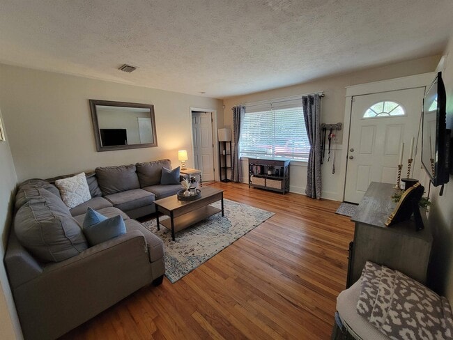 Photo - 404 Sable Ct