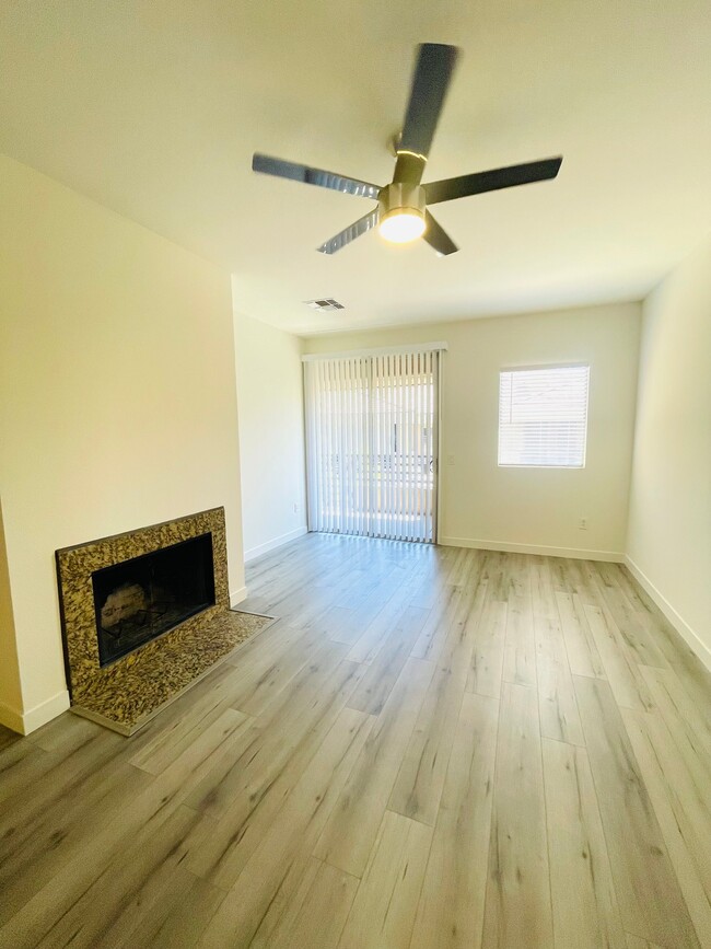Photo - 1411 E Orangewood Ave