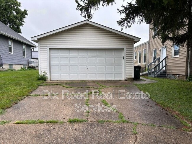 Photo - 1581 Madison Ave