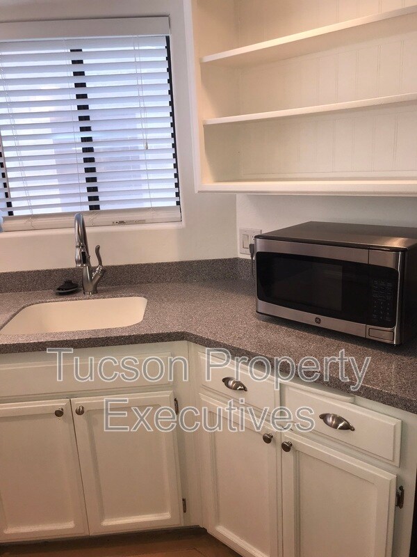 Photo - 2839 E Weymouth Cir