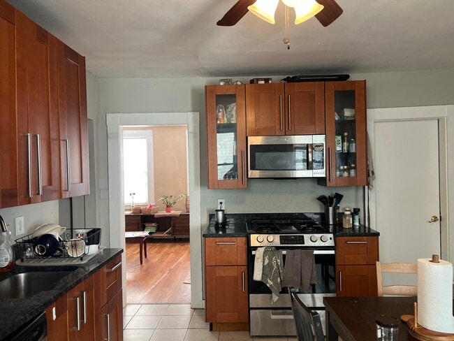 Building Photo - 273 Cardinal Medeiros Ave Unit 1