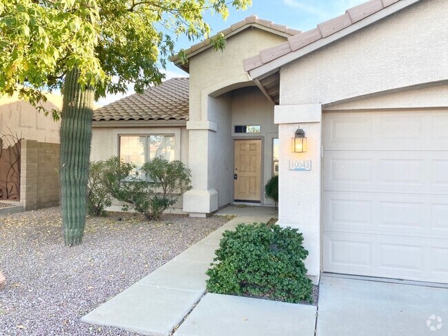 Building Photo - POOL, BBQ, FIRE PIT, AND MORE! Rental