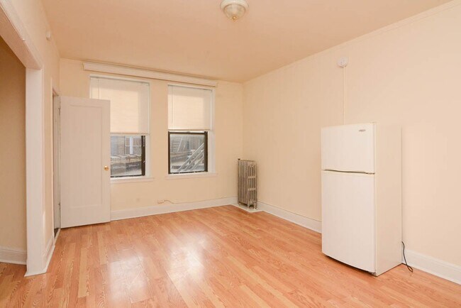 Photo - 3335 W Diversey Ave Unidad D631