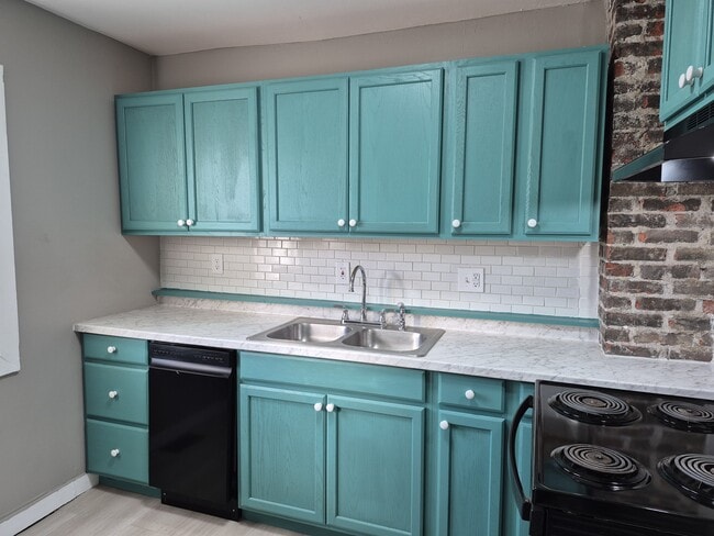 Photo - 723 Hanford St