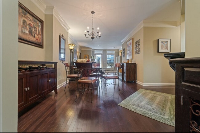 Photo - 3334 Peachtree Rd NE Unit 313