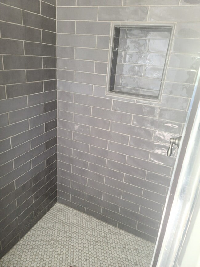 Building Photo - 3506 12th Ave Unit 2 Rental