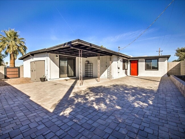 Building Photo - Spacious 4-Bedroom, 2-Bath Home with Extended Driveway & Large Backyard