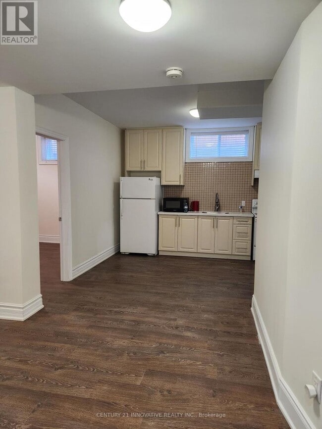 Photo - 33 Scarborough Golf Club Rd