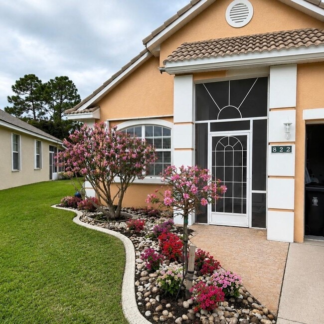 Photo - 822 NW Sorrento Ln