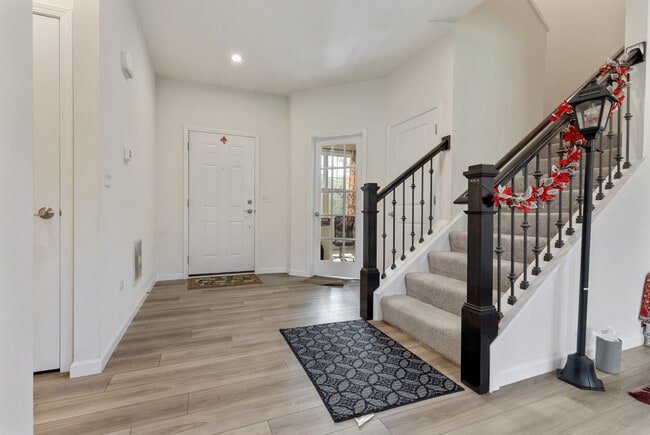 2215 Walnut Glen Blvd
