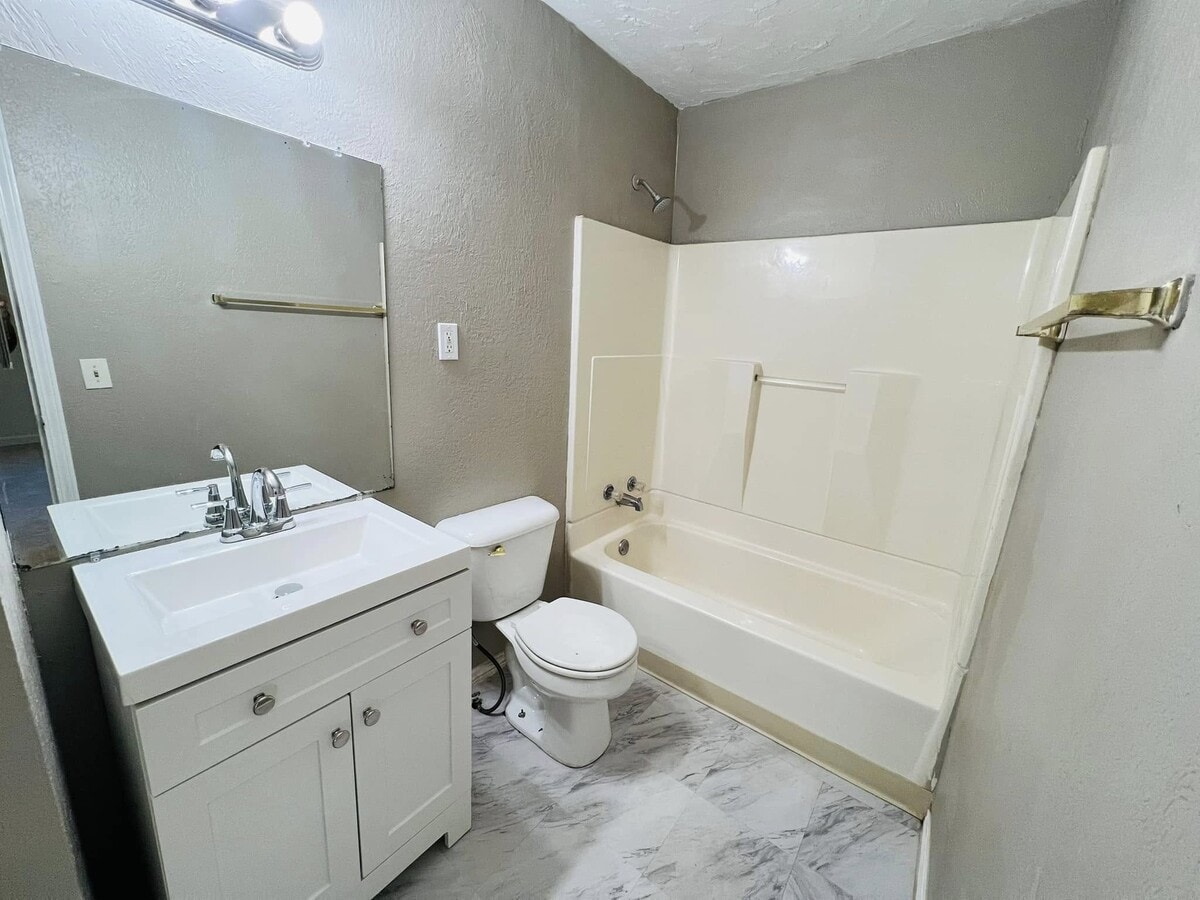 Photo - 1603 SE 62nd St