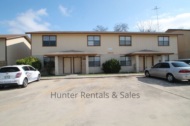 Building Photo - Rent Me!