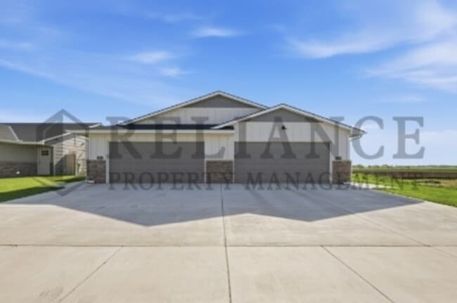 Photo - 2420 S Wheatland St
