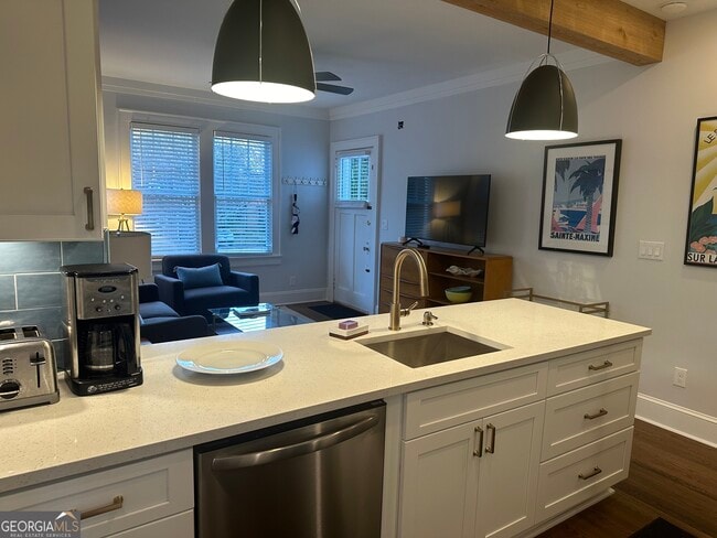 Building Photo - 1136 Lanier Blvd NE Rental
