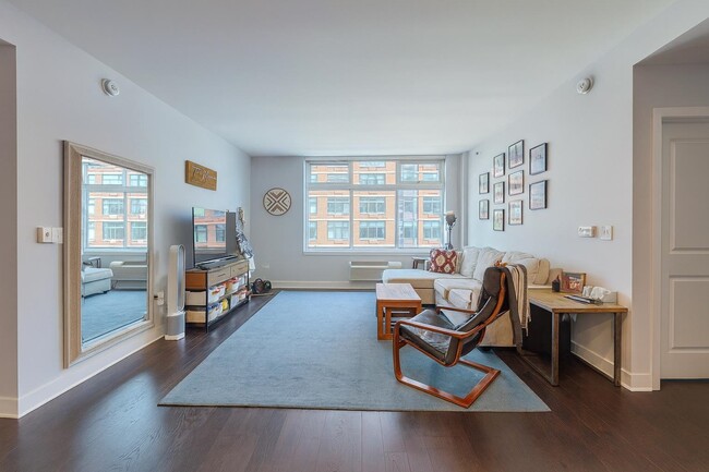 Building Photo - 1450 Washington St Unit 308