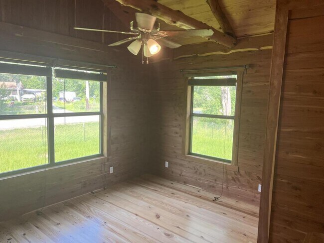 Photo - 313 N Berry Ridge