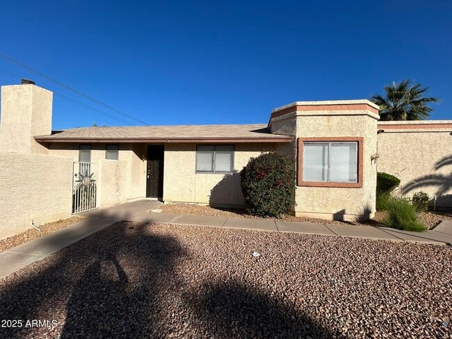 Photo - 2120 N Yucca Ct