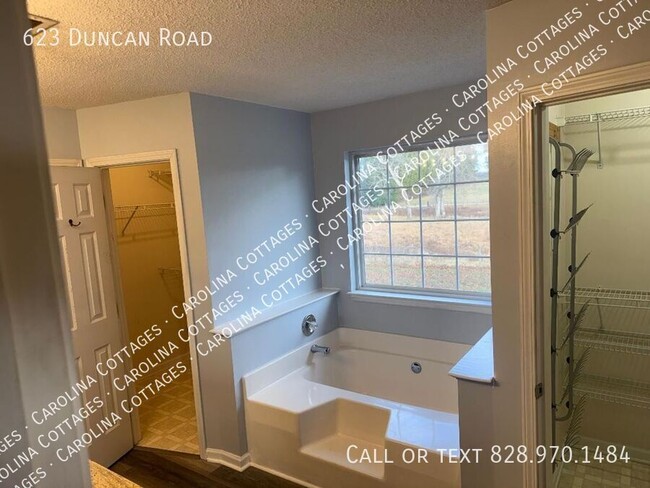 Photo - 623 Duncan Rd