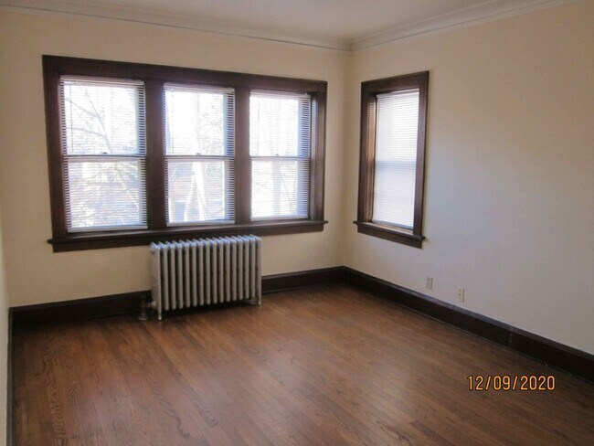 Photo - Available July or August 2026 Gorgeous 1-bedroom apartment in Shorewood with Free Heat Unit 08