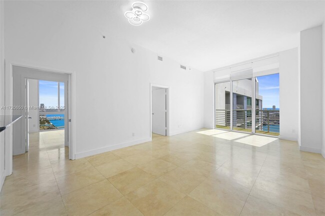 Photo - 325 S Biscayne Blvd Condo Unit LPH26