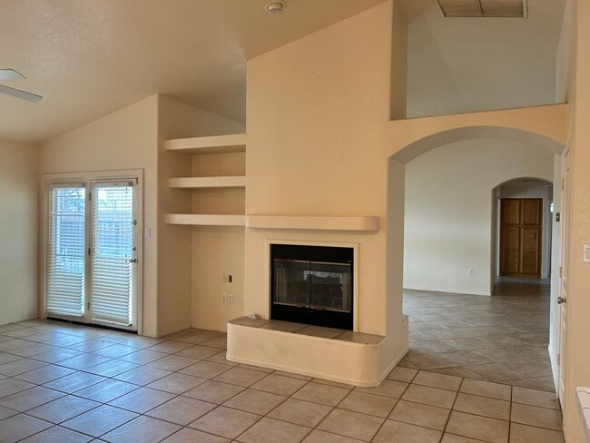 Photo - 4-Bedroom Home in Mesa Del Sol with Heated Pool and Spa