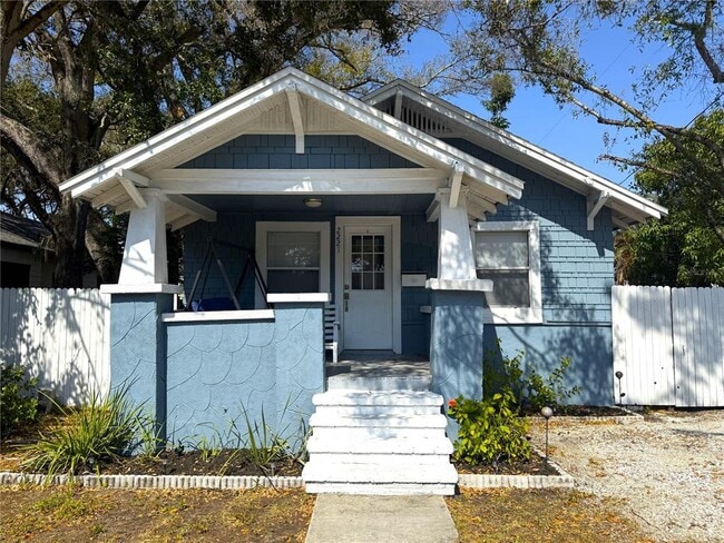 Building Photo - 2221 23rd Ave S