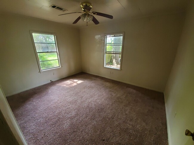 Photo - 3266 Wagner St