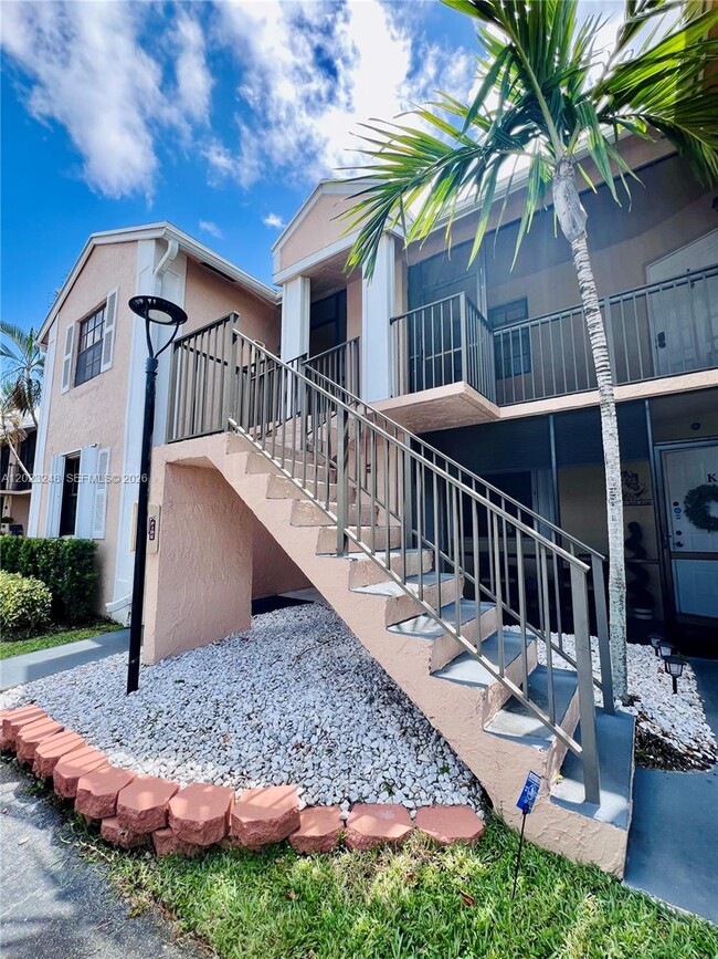 Building Photo - 1190 Washington Cir Unit 1190