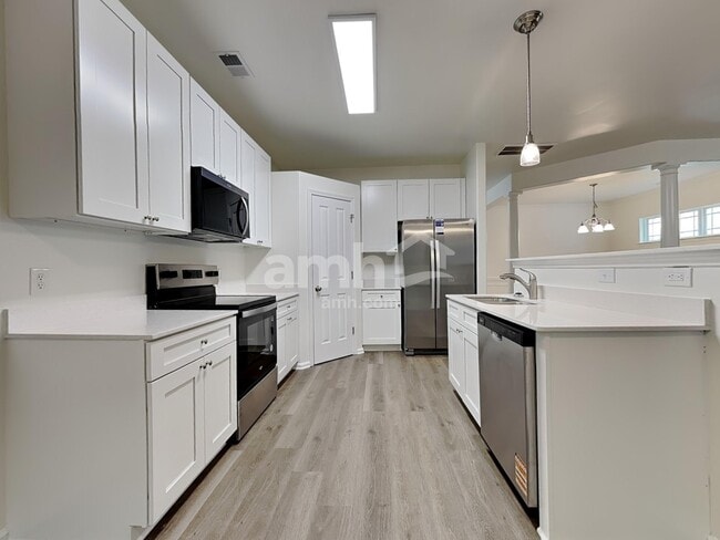 Photo - 220 Summer Hill Way