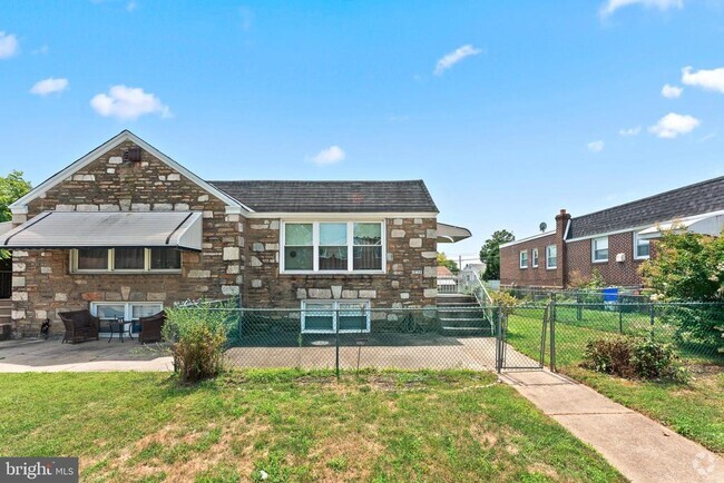 Building Photo - 1838 Bowler St Rental