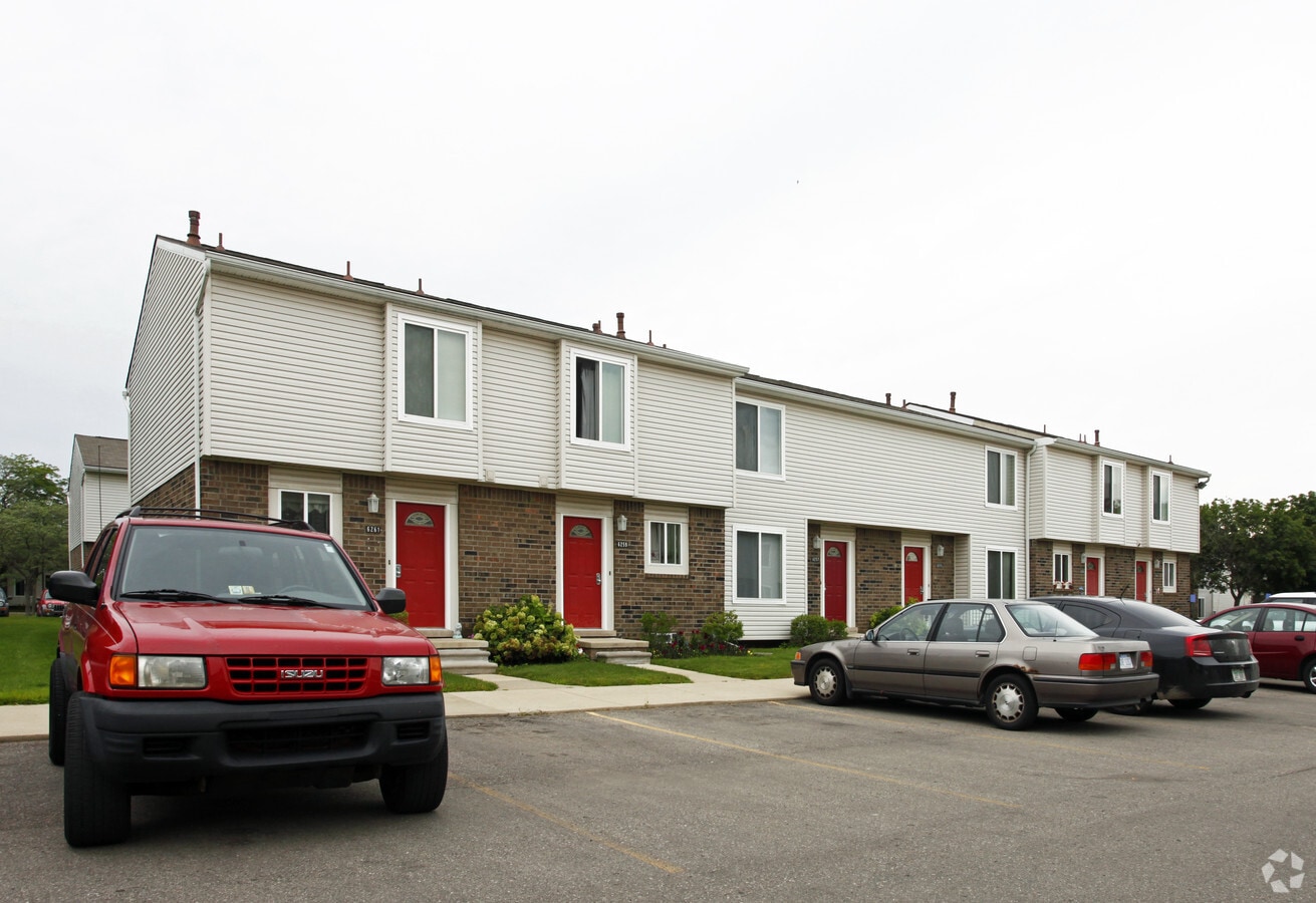 Photo - Charring Square Apartments