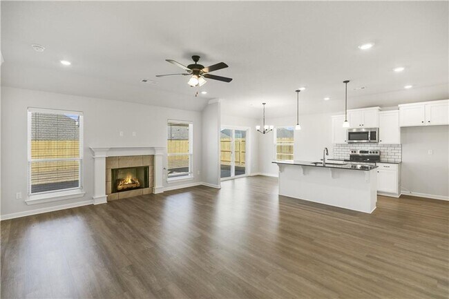 Photo - 4 Bed 2 Bath in Southwinds Sub