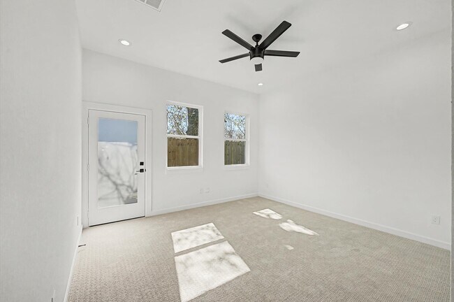 Photo - 5034 Pershing St