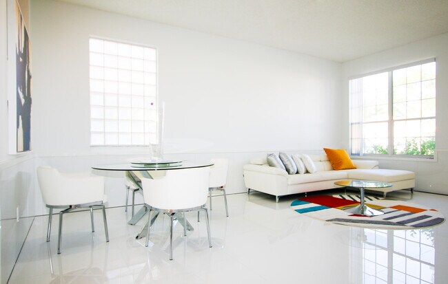 Photo - 661 Lake Wellington Dr