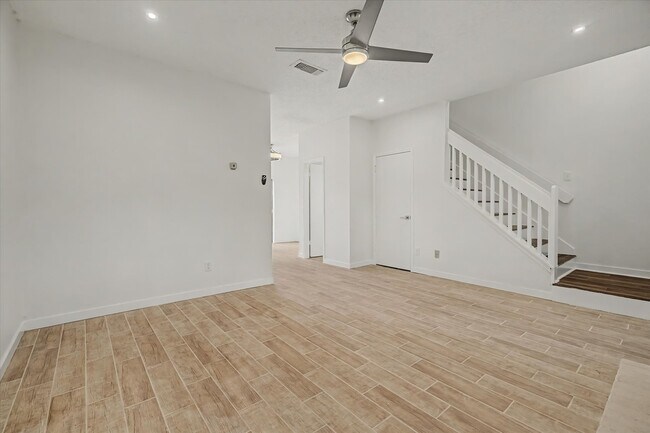 Photo - 12500 Brookglade Cir Unit 179