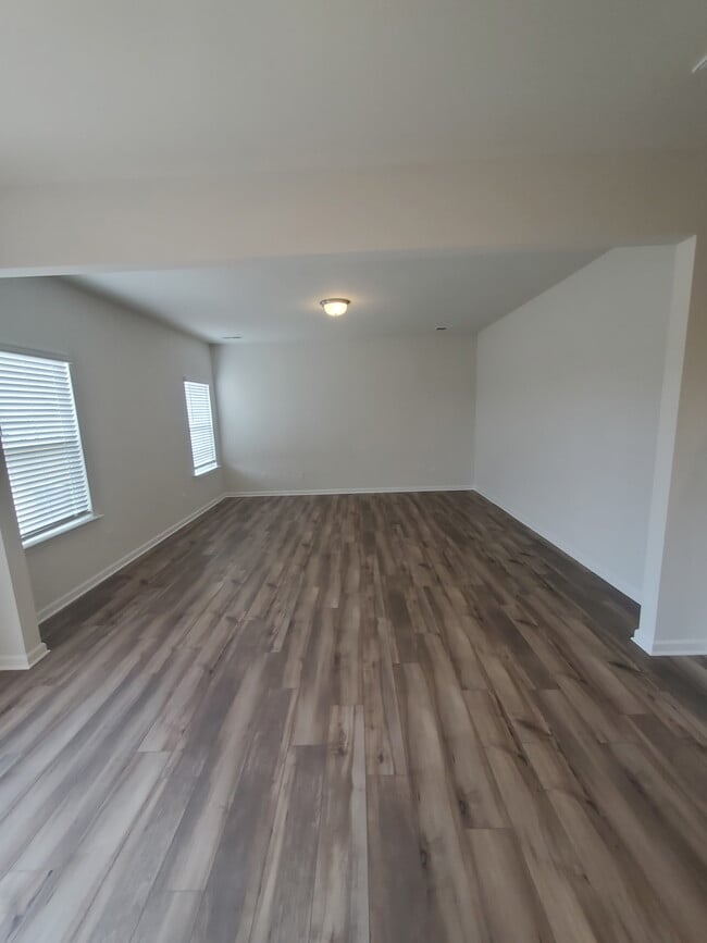 Photo - 5702 Hagler Loop