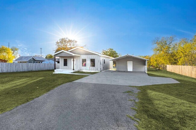 Photo - 1303 Aransas St