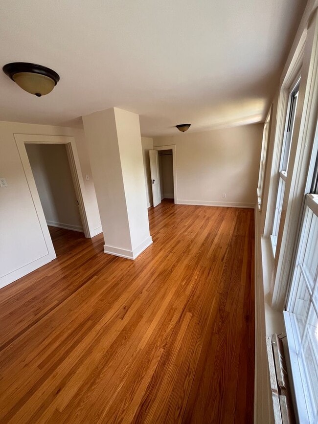 Building Photo - 4 Bedroom || 1.5 Bathroom Home in Altavista