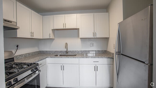 1BR,1BA,-800SF