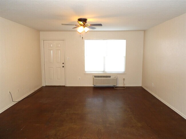 Photo - 2416 SW G Ave Unit 101