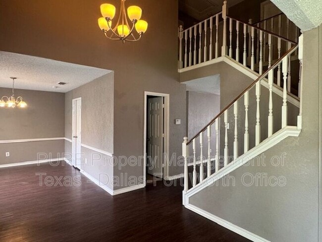 Photo - 1404 Straus Rd