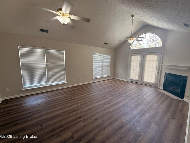 Photo - 405 Fledge Dr