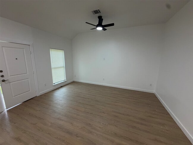 Photo - 8627 Peachtree St