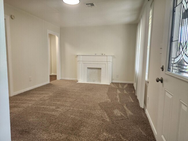 Photo - 1225 NE 42nd St