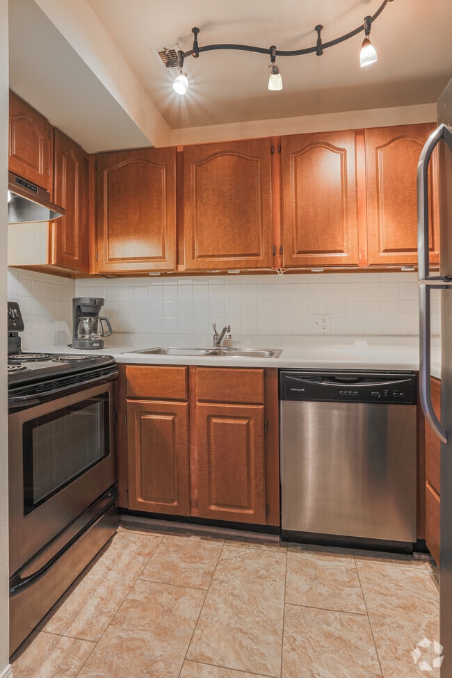2 BR, 2 BA - Kitchen