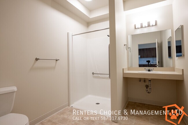 Photo - Senior Living In The Edwards 1 Bedroom Plus Den