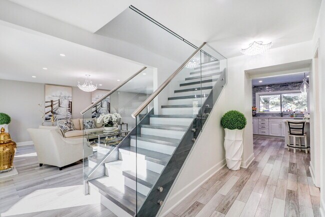 Photo - Fully Furnished 4-Bedroom Pool Home with Golf Course Views in Northdale