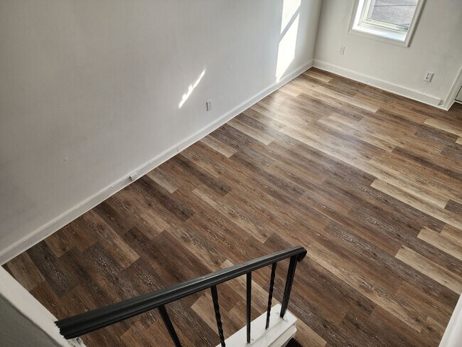 Photo - 203 Porter St