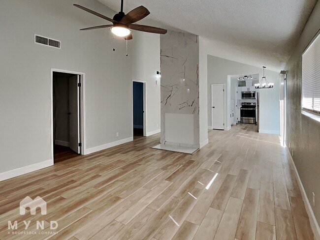 Photo - 6233 Don Gaspar Ave